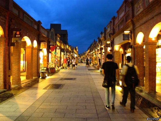 出外靠朋友！行李靠箱神！環島之旅~~(圖很多請耐心收看)