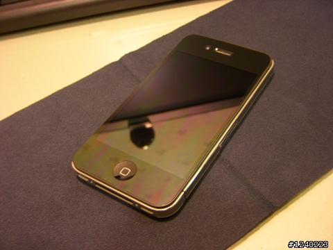 iPhone 4 + invisible shield