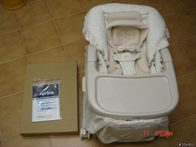 CHICCO櫸木大床及APRICA BABY SWING 680餐搖椅開箱^^