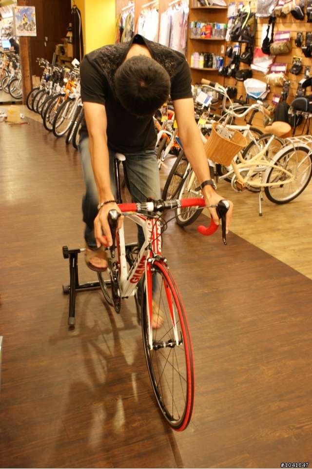 [分享] 朋友的第1台公路車 2010年TCR Advanced 3