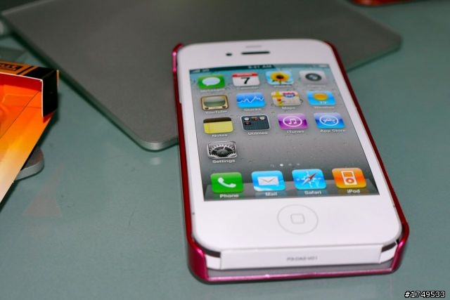 [開箱分享]千元以下日系 iPhone4 高質感 3H高硬度 彩殼 開箱 [同場加映：清爽 白綠雙星Silicon case]