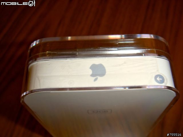 [開箱]我的港版ipod touch 4 32GB 同場加映ipod4 iphone4 iphone3GS比較