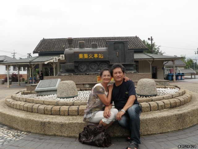 老翁夫妻南投日月潭單車之旅