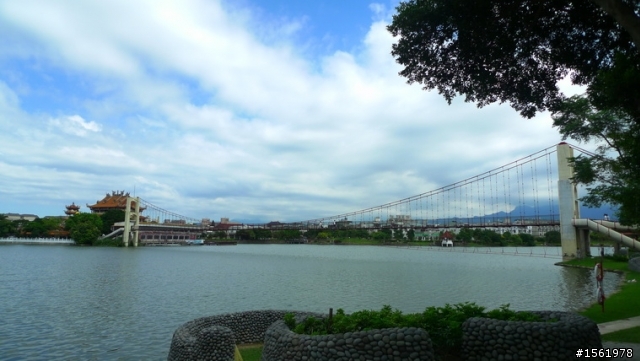 龍潭大池