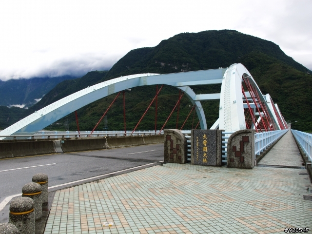出外靠朋友！行李靠箱神！環島之旅~~(圖很多請耐心收看)