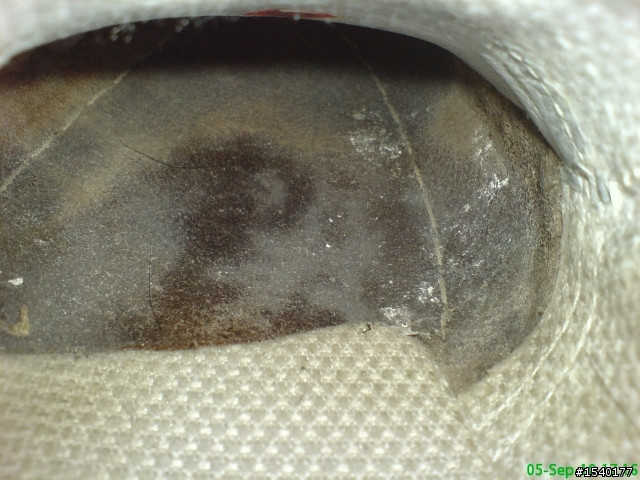 帆船鞋  皮鞋  鞋底  發霉