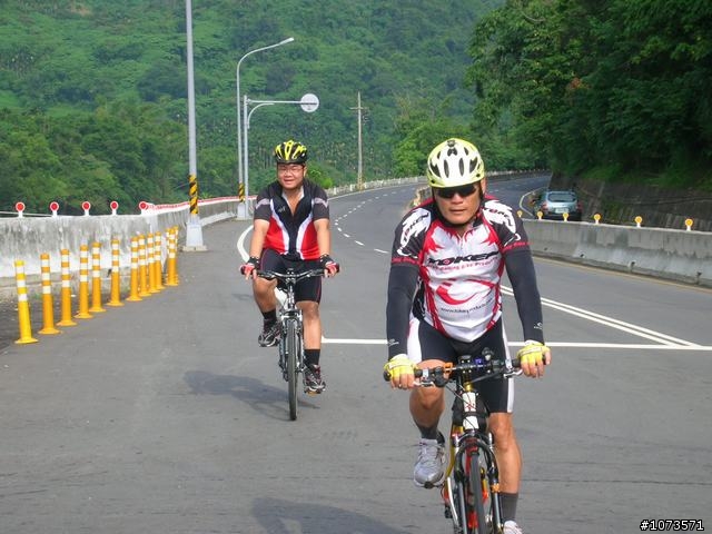 南港村九份二山之震撼教育爆胎行