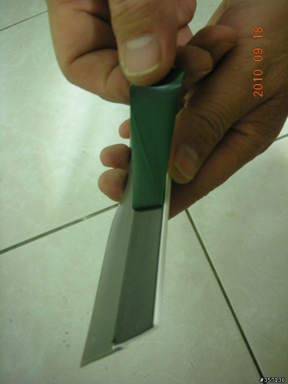 DIY 重新上漆 16 年房間門(包含拆移喇叭鎖完整過程圖示)