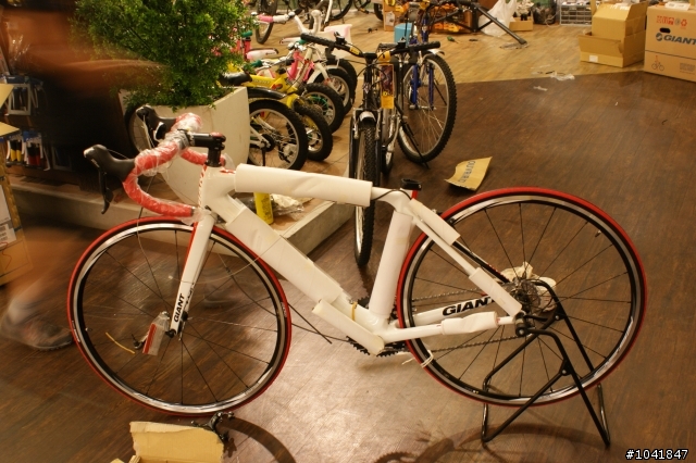 [分享] 朋友的第1台公路車 2010年TCR Advanced 3
