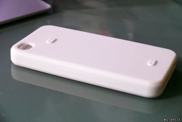 [開箱分享]千元以下日系 iPhone4 高質感 3H高硬度 彩殼 開箱 [同場加映：清爽 白綠雙星Silicon case]