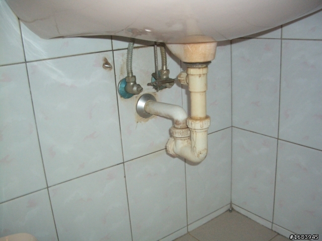 [DIY] 浴室臉盆的水龍頭汰換