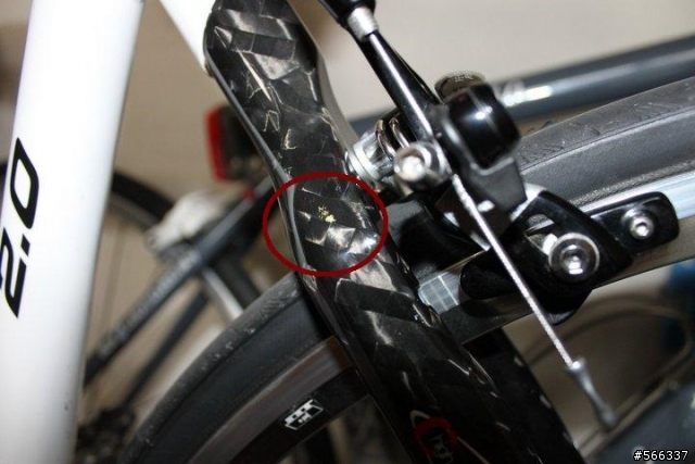 FUJI ACR 2.0 車架CARBON後上叉問題~誰能幫我看一下
