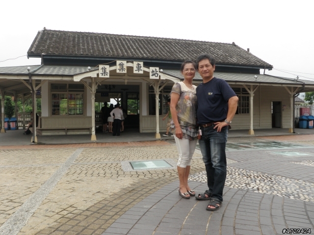 老翁夫妻南投日月潭單車之旅