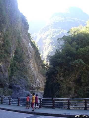 慶祝生日, 暫時拋開2010環西大賽, 自己和連襟跑去2天1夜的中台灣橫貫高山挑戰