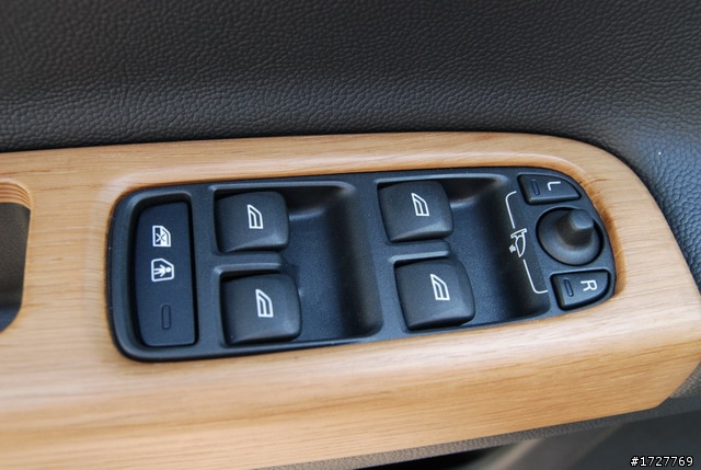 2011式 S40 2.0 魅影藍 簡易開箱文+VOLVO之一門忠烈