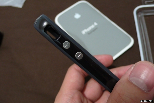 iPhone 4 + 保護殼 + 螢幕保護貼 (9/10 更新Apple原廠bumper)