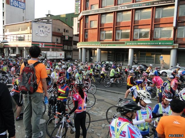 桃竹苗 .瘋200K 開小藍車.隨意拍 YA!! S3-1