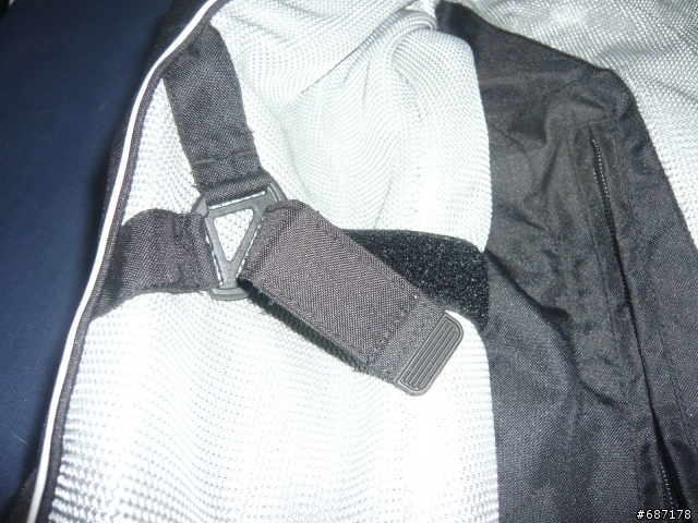 新增Dainese X-ILE AIROH WINDER+KOMINE JK-003 銀色