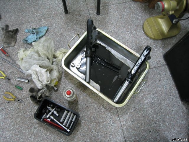 GSR小改 強光線組、駐車燈(雙閃燈)、蝸牛喇叭、前輪SKF (圖多)