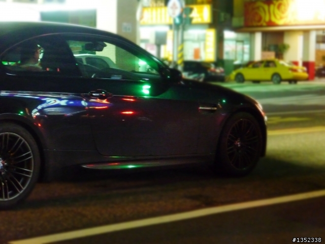 高雄  E92 M3  vs  X6M