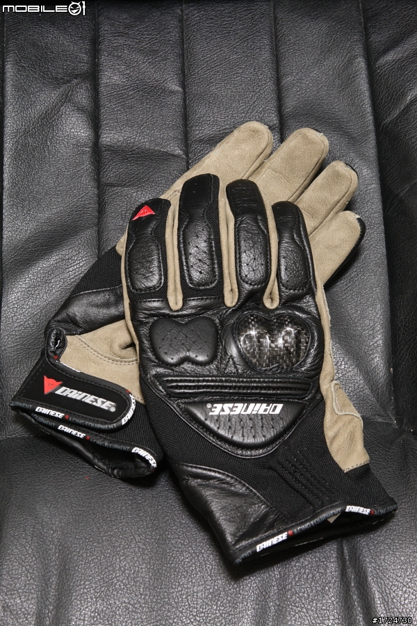 [開箱] Arai RX-7 RR5, Dainese Air-2 & Wave G2, Dainese X-ILE