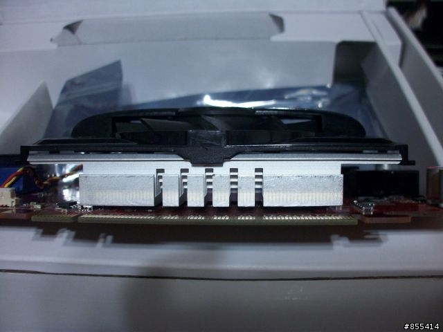 [純開箱]老砲兒的新夥伴 Asus EAH5670 DDR5 1GB