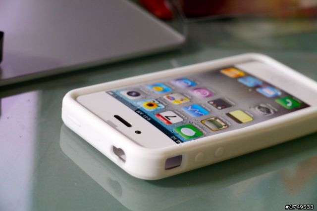 [開箱分享]千元以下日系 iPhone4 高質感 3H高硬度 彩殼 開箱 [同場加映：清爽 白綠雙星Silicon case]