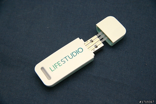 [開箱]當隨身碟遇上硬碟..HITACHI LifeStudio新登場！