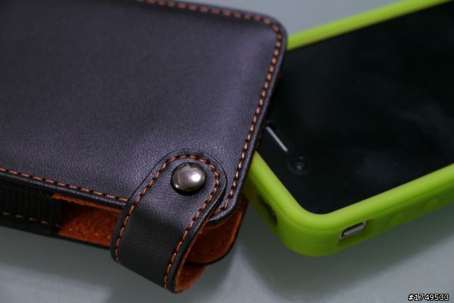 【開箱實裝分享】 iPhone 4 日系高質感直立式悠遊卡皮套 開箱實著圖