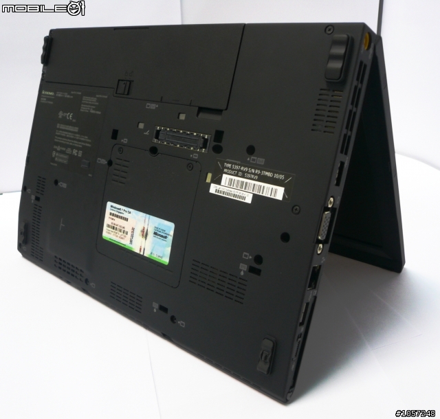 [開箱分享] Lenovo ThinkPad X201s (圖多) ， 極致輕薄的小黑現身 ＆ 效能簡易測試！
