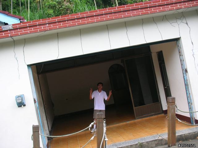 南港村九份二山之震撼教育爆胎行