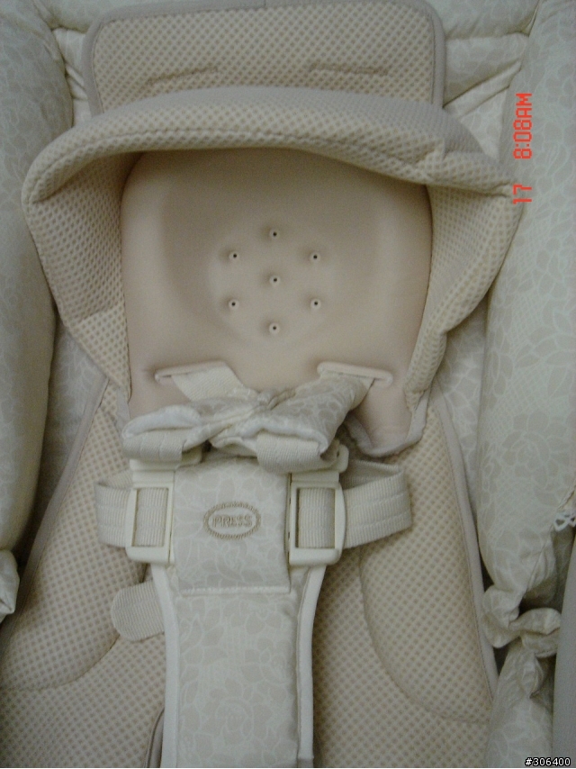 CHICCO櫸木大床及APRICA BABY SWING 680餐搖椅開箱^^