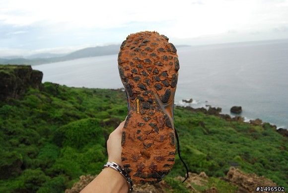 我的第一雙 adidas 越野跑鞋  (開箱.測試 分享)