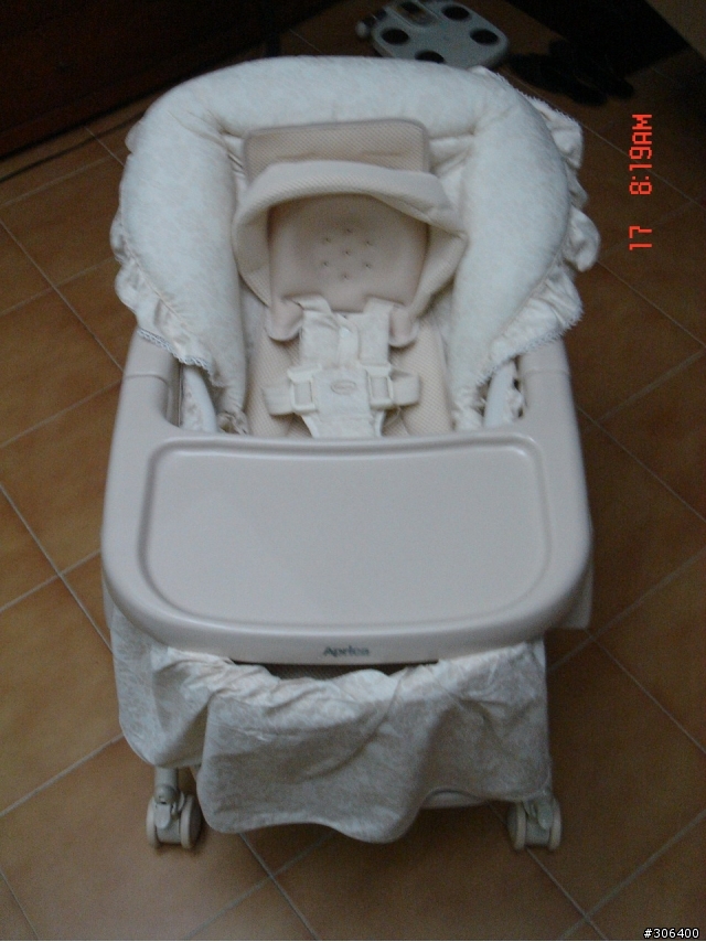 CHICCO櫸木大床及APRICA BABY SWING 680餐搖椅開箱^^