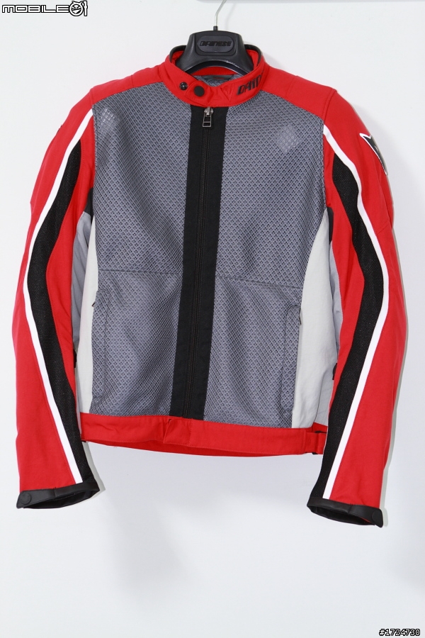 [開箱] Arai RX-7 RR5, Dainese Air-2 & Wave G2, Dainese X-ILE