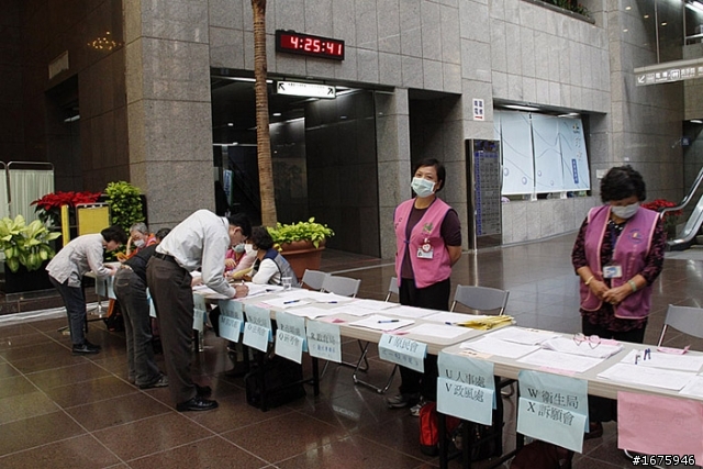 台北市政府大樓之我見，感覺有點像是一個服務業公司....