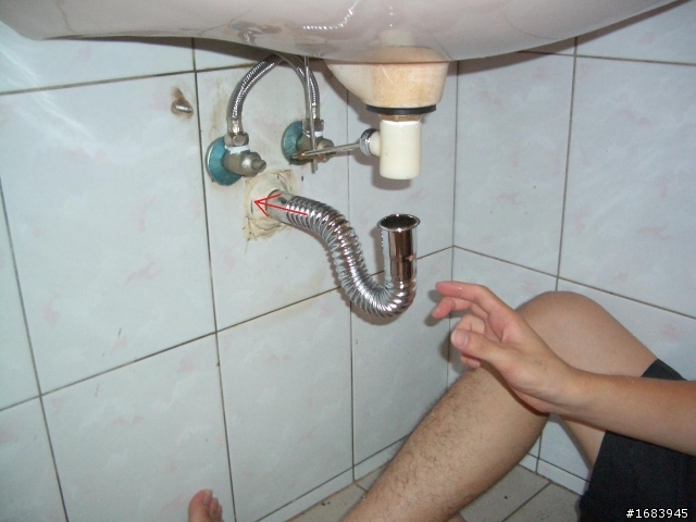 [DIY] 浴室臉盆的水龍頭汰換