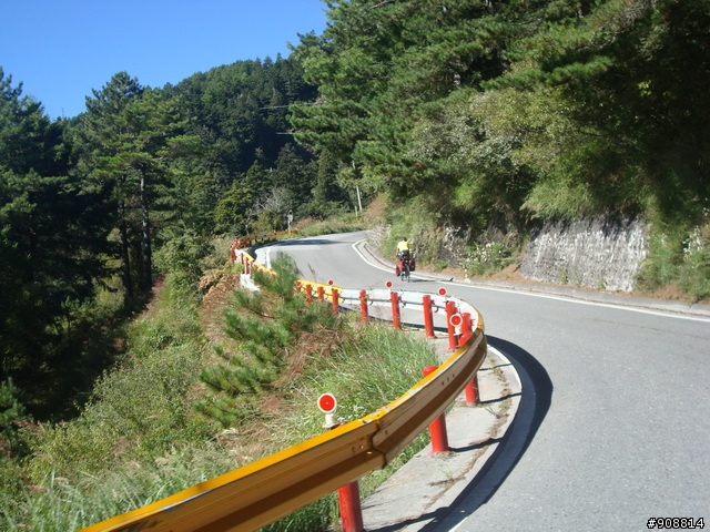 慶祝生日, 暫時拋開2010環西大賽, 自己和連襟跑去2天1夜的中台灣橫貫高山挑戰