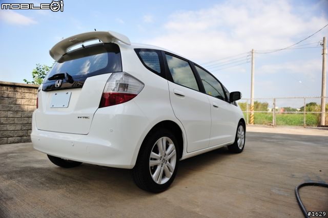 白色 Fit vti-s 剛過八月初一 交車:D