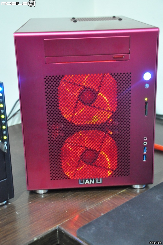 [開箱]紅色炫風!聯力V354R+EVGA P55