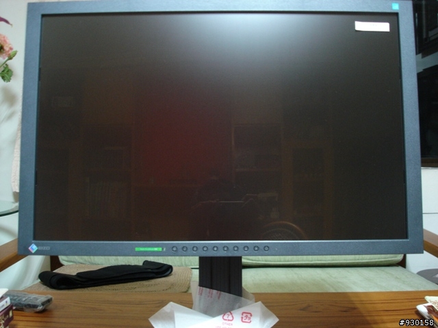 [開箱]不專業的 EIZO S2433W-FS 開箱文