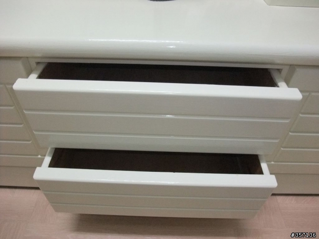 DIY 重新上漆 20 幾年電視櫃