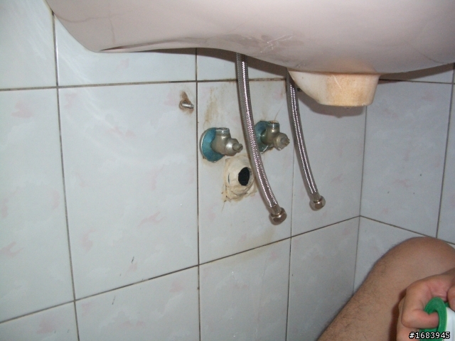 [DIY] 浴室臉盆的水龍頭汰換
