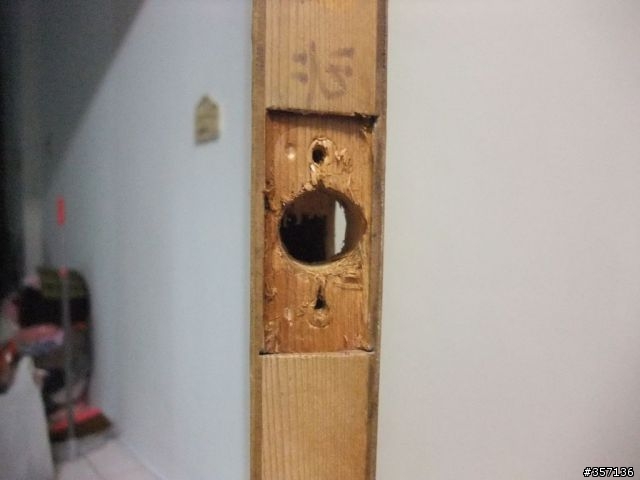 DIY 重新上漆 16 年房間門(包含拆移喇叭鎖完整過程圖示)