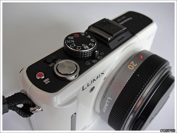 [開箱] Panasonic DMC-GF1 + Nissin Di466 白白配