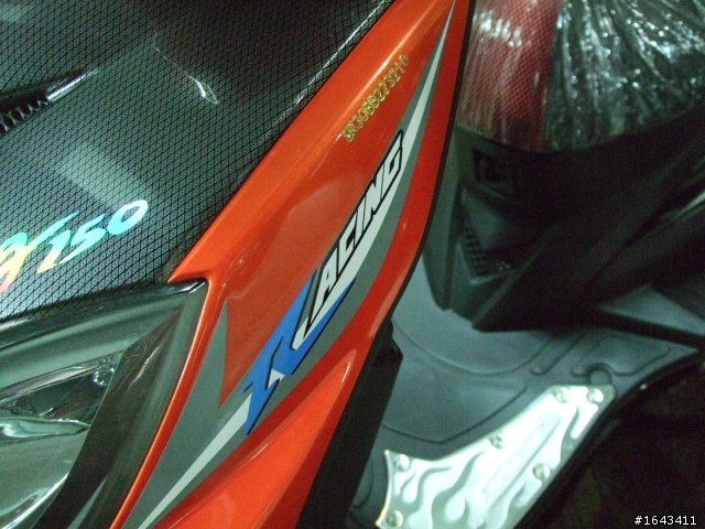 (開箱文)朋友買的(2010)RACING雷霆150K.C.C跑車特仕黑橘版