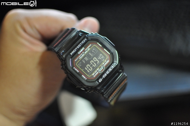 電波時計 G-SHOCK 碳纖維錶帶太陽能6局電波錶 GW-S5600B 入手[開箱文]