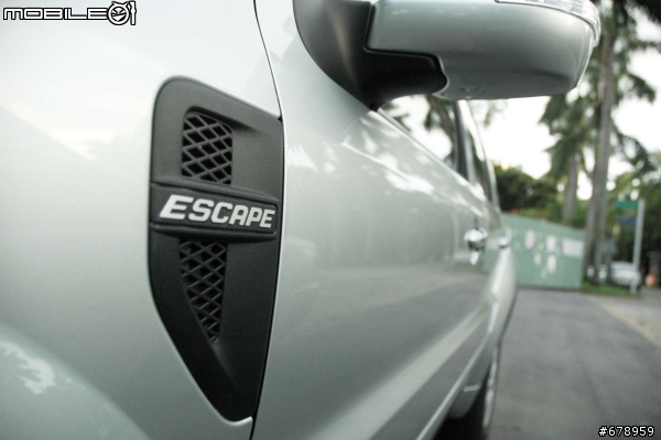 交作業...遲了一個月的Escape開箱/新增0911出遊照