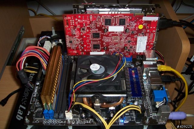 咦??Radeon HD 5670 CrossFire 不小心超越了大哥5770!!?