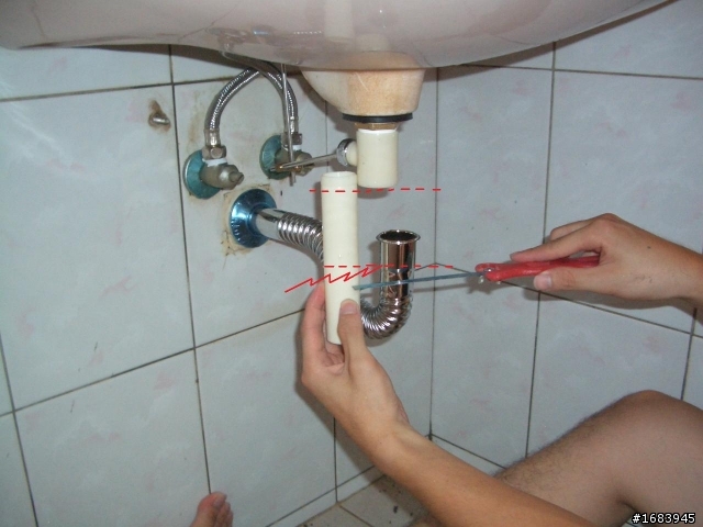 [DIY] 浴室臉盆的水龍頭汰換